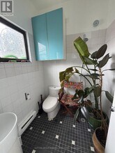 1024 Queen St W in Toronto, ON - Building Photo - Building Photo