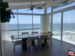 26060 Pacific Coast Hwy in Malibu, CA - Building Photo - Building Photo