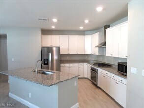 2771 Alta Vista St in Henderson, NV - Building Photo - Building Photo