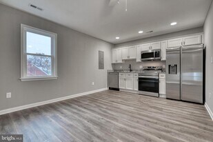 6722 Brentwood Ave in Dundalk, MD - Building Photo