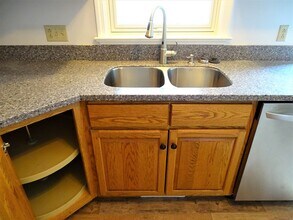 1005 Ayres Ct in Lancaster, PA - Building Photo - Building Photo