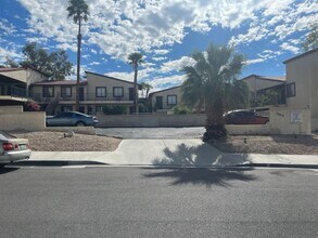 La Casa Apartments in Desert Hot Springs, CA - Building Photo - Building Photo