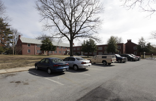 Garden Court Apartments in Dover, DE - Building Photo - Building Photo