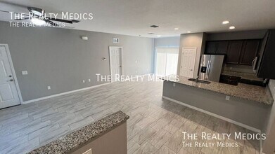 1750 Loquat Ct NW in Palm Bay, FL - Building Photo - Building Photo