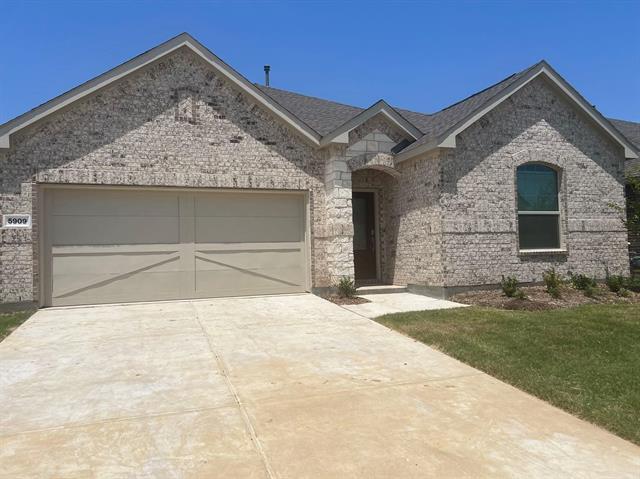 5909 Rostherne Dr in Celina, TX - Building Photo