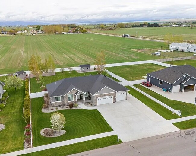 10 N 3942 E in Rigby, ID - Building Photo - Building Photo