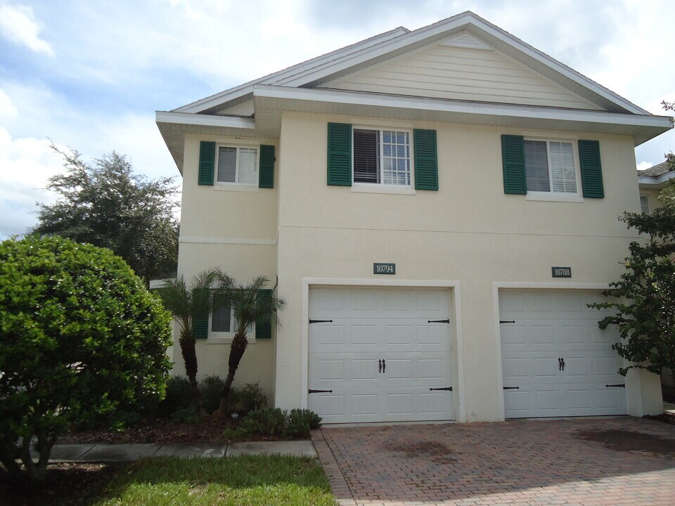 10794 Regent Square Dr in Orlando, FL - Building Photo