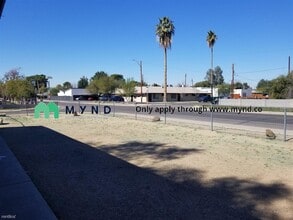 2245 N 29th Pl-Unit -Apt 3 in Phoenix, AZ - Foto de edificio - Building Photo