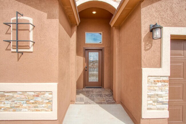 4716 Christian Azcarate St in El Paso, TX - Foto de edificio - Building Photo