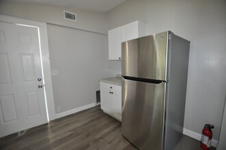 914 23rd St W, Unit A in Bradenton, FL - Foto de edificio - Building Photo