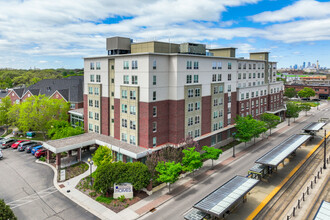 Midway Pointe in St. Paul, MN - Building Photo - Building Photo