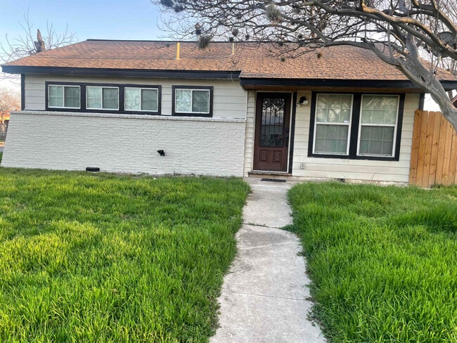 property at 202 Las Palmas Dr