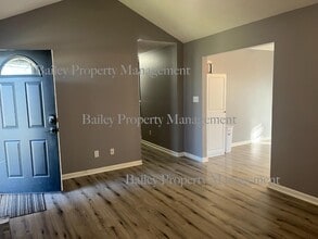 319 Holly Marie Dr in Mount Washington, KY - Building Photo - Building Photo