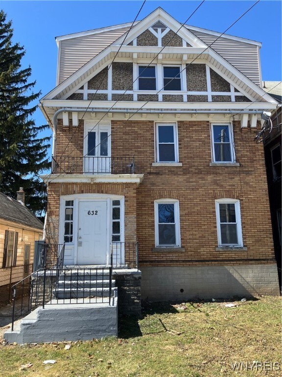property at 632 7th St