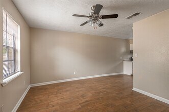 760 Cline St in Huntsville, TX - Building Photo - Building Photo