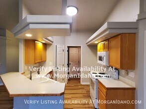 521 S Valley Dr in Nampa, ID - Building Photo - Building Photo