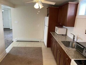 157 N Clinton St-Unit -A in Poughkeepsie, NY - Foto de edificio - Building Photo