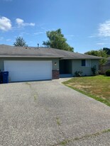 8929 67th Ave NE in Marysville, WA - Building Photo