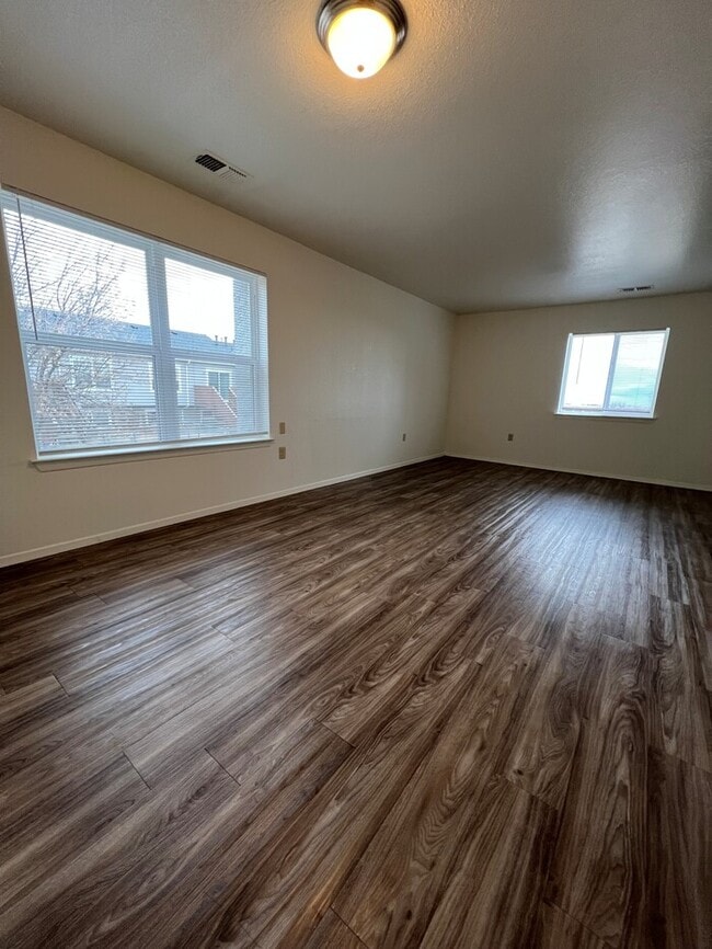 property at 1148 Dakota Dr