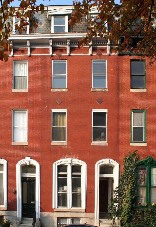 34 E Preston St in Baltimore, MD - Foto de edificio - Building Photo
