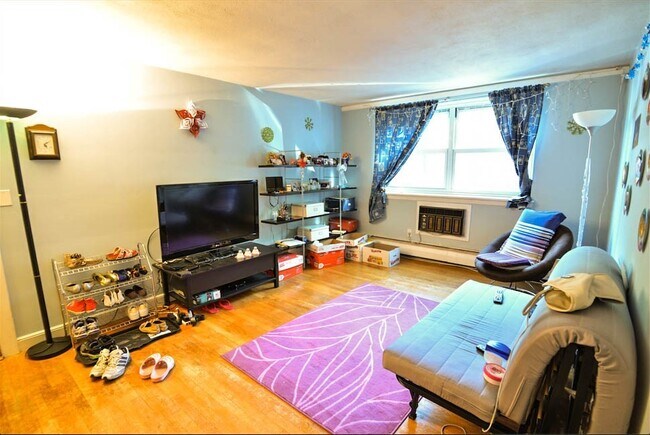 property at 11 Commonwealth Ct