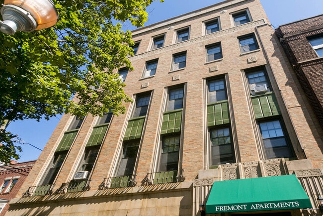 3824 N Fremont St, Unit 52