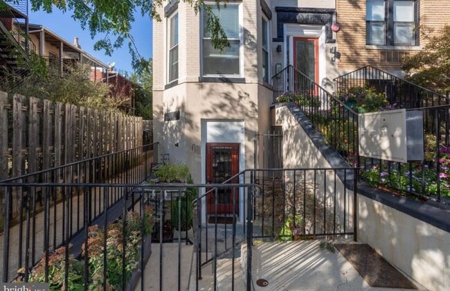 12 S St NE in Washington, DC - Building Photo - Building Photo