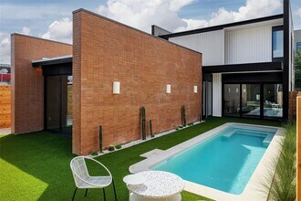 2112 Lawnmont Ave in Austin, TX - Building Photo - Building Photo