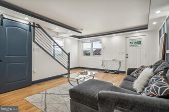 1812 Woodbourne Ave in Baltimore, MD - Building Photo - Building Photo