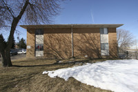 5305 52nd St in Kenosha, WI - Foto de edificio - Building Photo