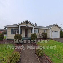 720 Portland Ave in Gladstone, OR - Building Photo - Building Photo