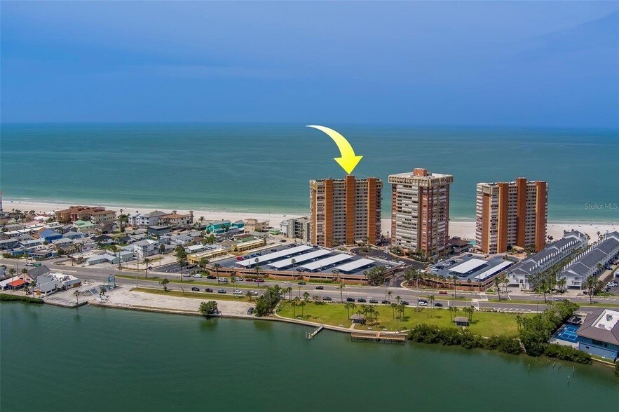 17900 Gulf Blvd, Unit 12C in Redington Shores, FL - Building Photo