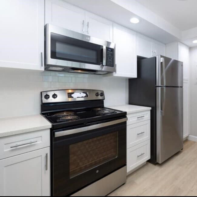 property at 7 Stonehill Dr