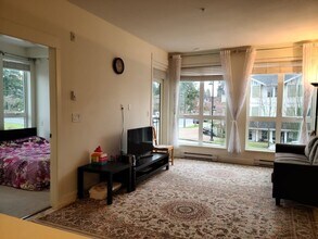 750 Dogwood St in Coquitlam, BC - Building Photo - Building Photo