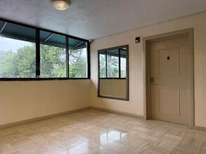 2201 Brickell Ave in Miami, FL - Building Photo - Building Photo