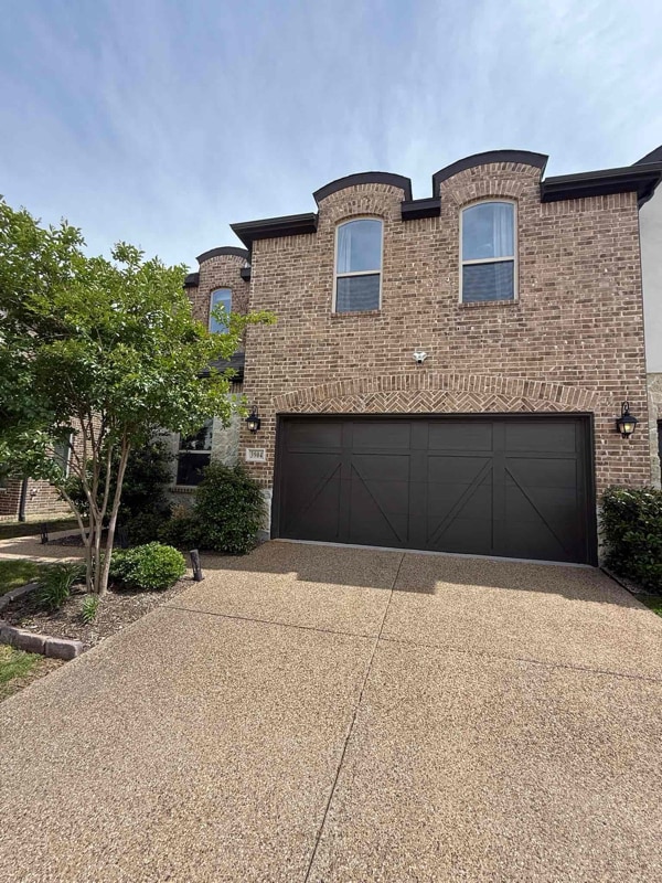 property at 3904 Lucan Ln