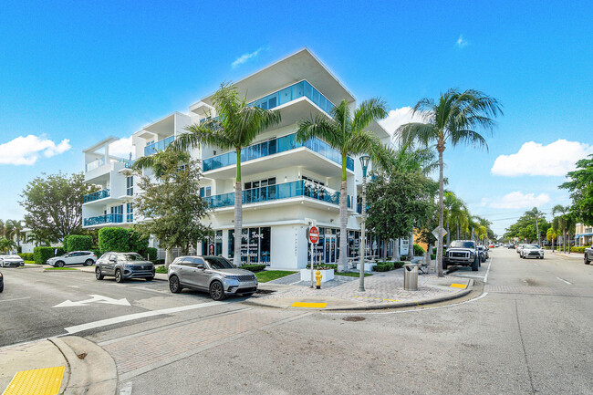 1 S Palmway in Lake Worth Beach, FL - Building Photo - Building Photo