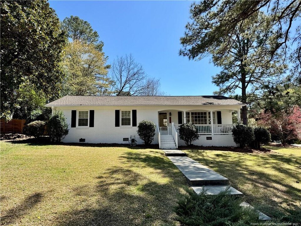 112 Powell Dr in Fuquay Varina, NC - Building Photo