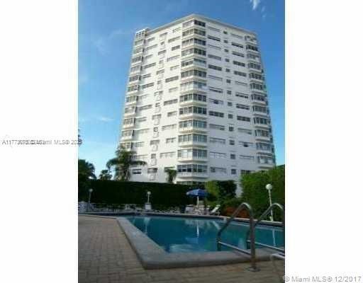 1881 Washington Ave in Miami Beach, FL - Building Photo