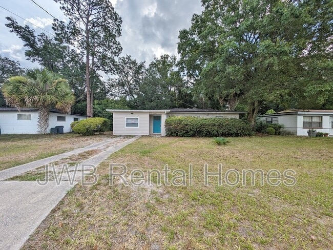 property at 3853 Copper Cir E