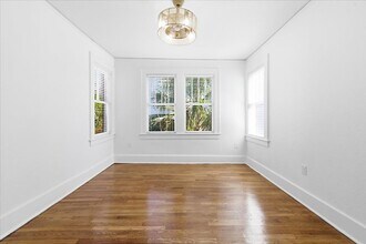 830 W 45th St in Savannah, GA - Building Photo - Building Photo