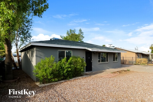 3605 W San Miguel Ave in Phoenix, AZ - Building Photo - Building Photo