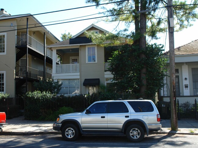 2342 Magazine St in New Orleans, LA - Foto de edificio - Building Photo