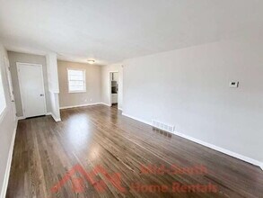 3308 E Rosita Cir in Memphis, TN - Building Photo - Building Photo