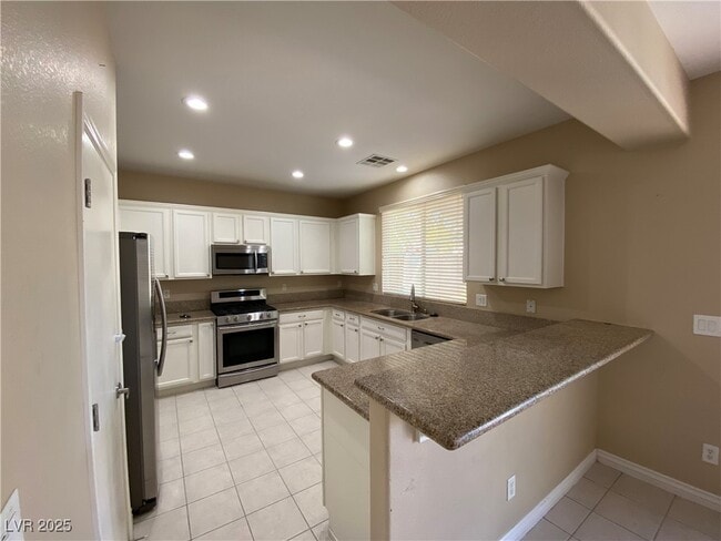 5836 Wispy Winds St in Las Vegas, NV - Building Photo - Building Photo