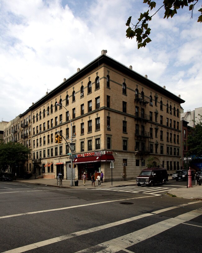 1842 Adam Clayton Powell Jr Blvd in New York, NY - Foto de edificio - Building Photo