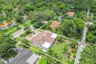 65 NE 107th St in Miami Shores, FL - Foto de edificio - Building Photo