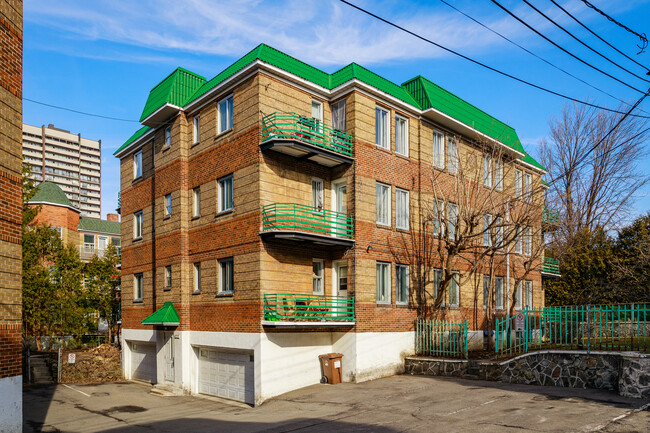 5001 Clanranald Av in Montréal, QC - Building Photo - Building Photo