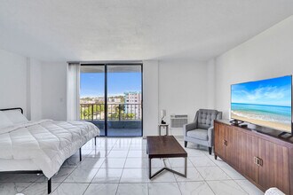 777 NW 155th Ln in Miami, FL - Building Photo - Building Photo