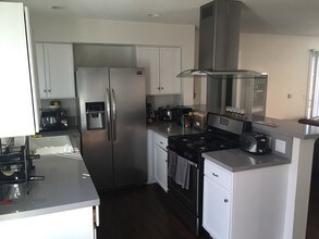 175 E 21st St in Costa Mesa, CA - Foto de edificio - Interior Photo